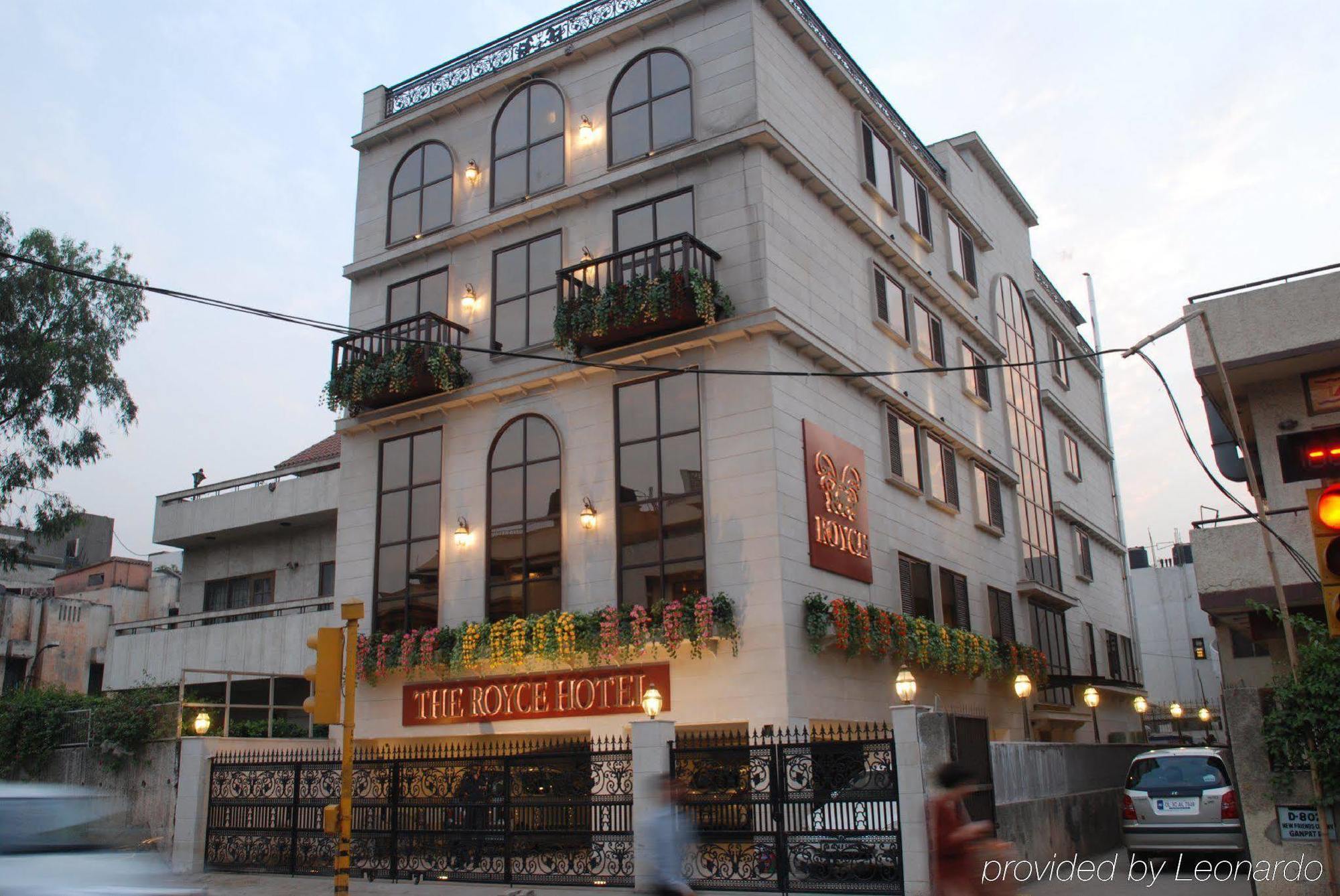 Hotel Treebo Tryst Royce New Friends Colony Nueva Delhi Exterior foto