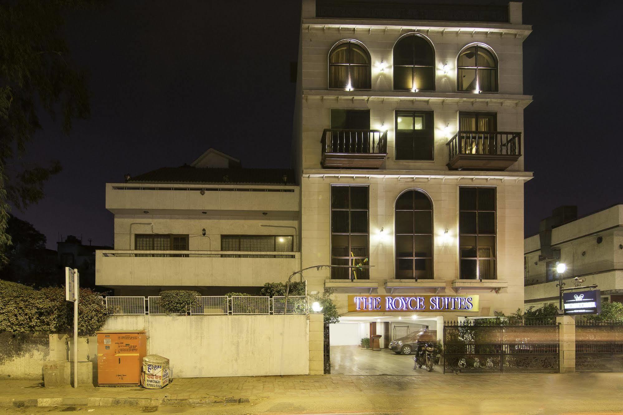 Hotel Treebo Tryst Royce New Friends Colony Nueva Delhi Exterior foto